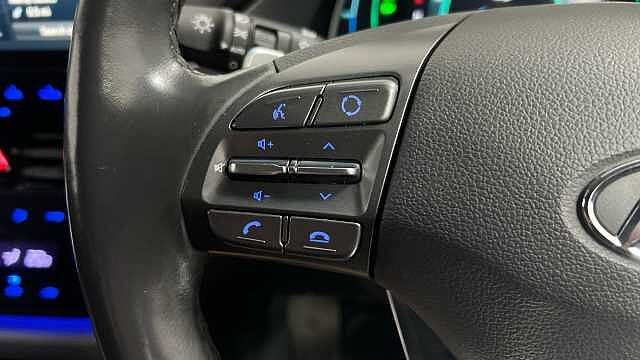 Hyundai IONIQ 1.6 h-GDi 8.9kWh Premium SE Hatchback 5dr Petrol Plug-in Hybrid DCT Euro 6 (s/s)
