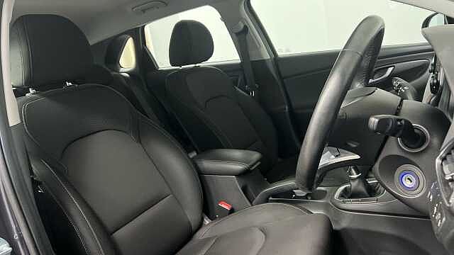Hyundai i30 1.0 T-GDi Blue Drive SE Hatchback 5dr Petrol Manual Euro 6 (s/s) (120 ps)