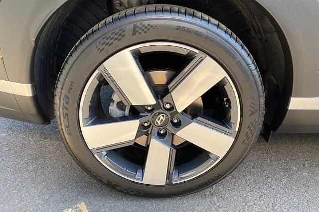 Hyundai SANTA FE ESTATE 1.6 TGDi Plug-in Hybrid Ultimate 5dr 4WD Auto Olive Green