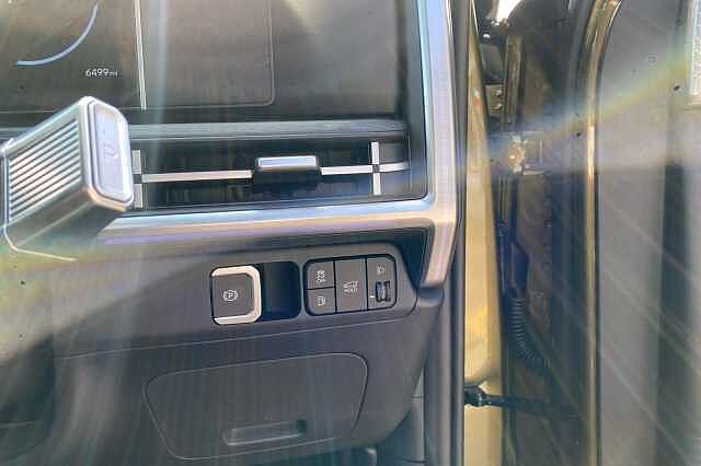 Hyundai SANTA FE ESTATE 1.6 TGDi Plug-in Hybrid Ultimate 5dr 4WD Auto Olive Green