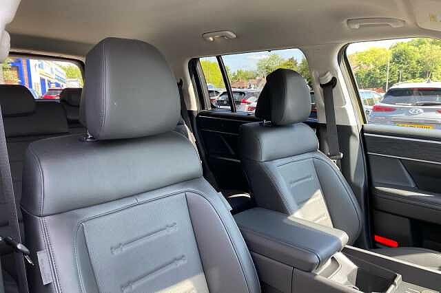 Hyundai SANTA FE ESTATE 1.6 TGDi Plug-in Hybrid Ultimate 5dr 4WD Auto Olive Green