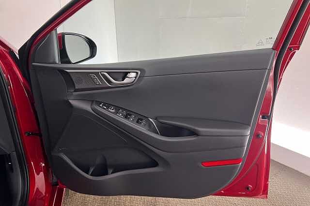 Hyundai IONIQ 1.6 GDi Hybrid Premium SE 5dr DCT Fiery Red