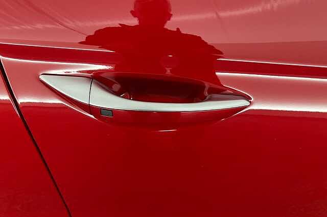 Hyundai IONIQ 1.6 GDi Hybrid Premium SE 5dr DCT Fiery Red