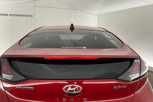Hyundai IONIQ 1.6 GDi Hybrid Premium SE 5dr DCT Fiery Red