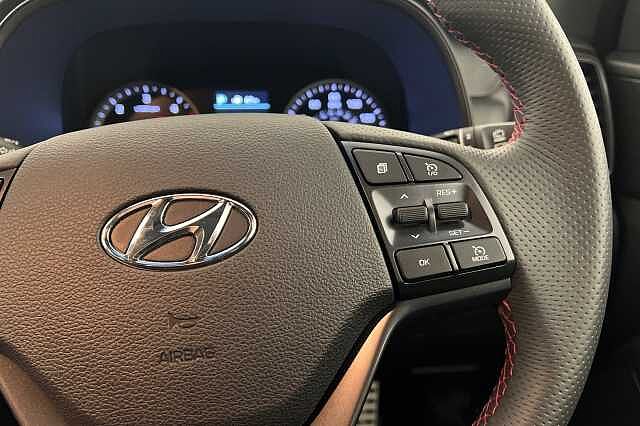 Hyundai TUCSON 1.6 CRDi 48V MHD 136 N Line 5dr 2WD DCT Red