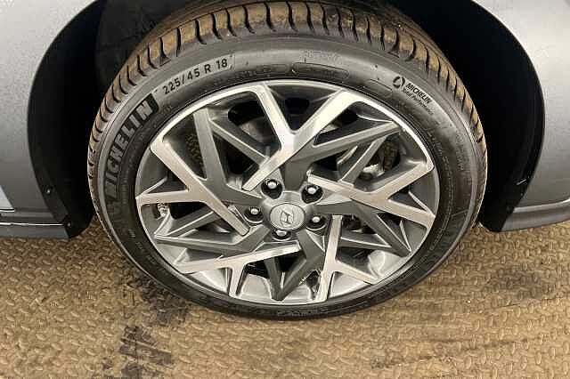 Hyundai KONA 1.6 GDi Hybrid Premium 5dr DCT Ecotronic Grey