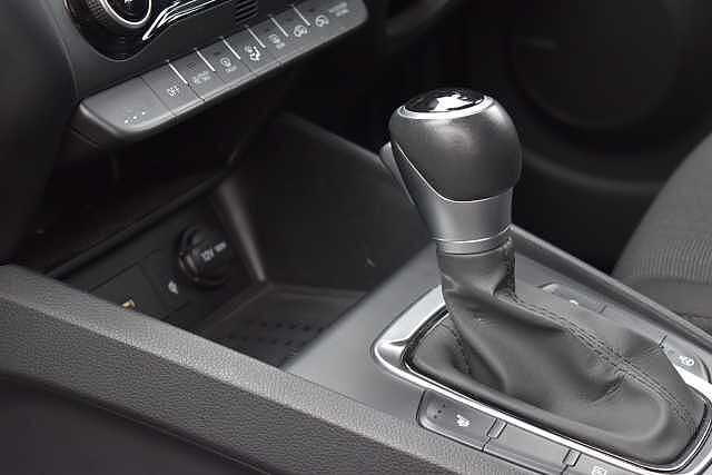 Hyundai KONA 1.6 GDi Hybrid Premium 5dr DCT Red