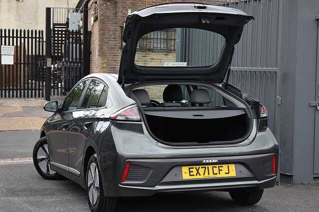 Hyundai IONIQ 1.6 GDi Hybrid Premium 5dr DCT
