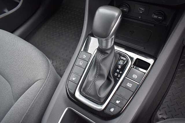 Hyundai IONIQ 1.6 GDi Hybrid Premium 5dr DCT