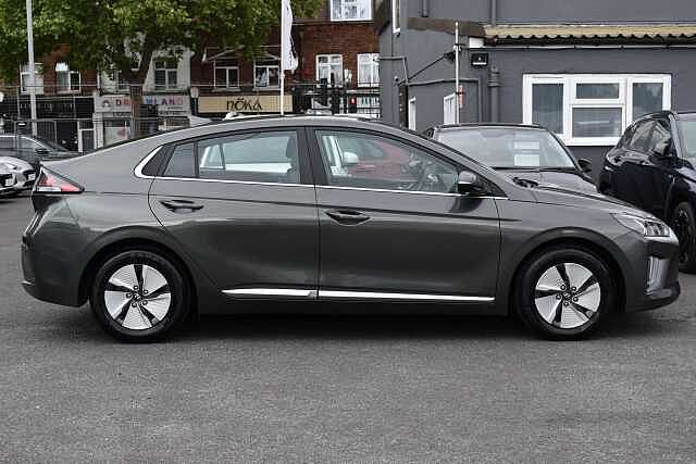 Hyundai IONIQ 1.6 GDi Hybrid Premium 5dr DCT