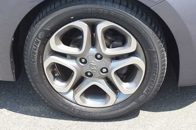 Hyundai i20 5 Door 1.2 MPi (84ps) Premium Nav