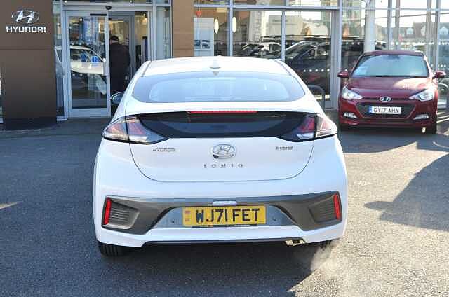 Hyundai IONIQ 1.6 GDi Hybrid Premium 5dr DCT