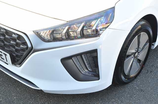 Hyundai IONIQ 1.6 GDi Hybrid Premium 5dr DCT