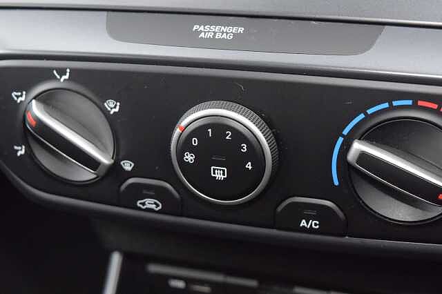 Hyundai BAYON 1.0 TGDi 48V MHEV SE Connect 5dr Green