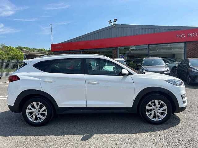 Hyundai TUCSON 1.6 CRDi SE Nav 5dr 2WD White