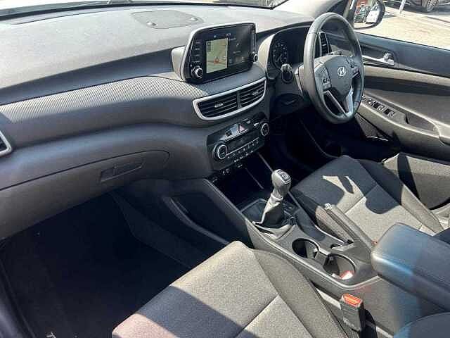 Hyundai TUCSON 1.6 CRDi SE Nav 5dr 2WD White