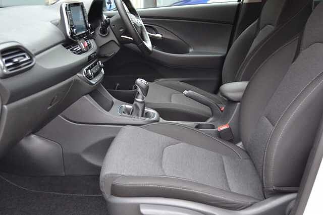 Hyundai I30 1. 0 TGDI SE CONNECT, ANOTHER 1ST CLASS EXAMPLE Polar White