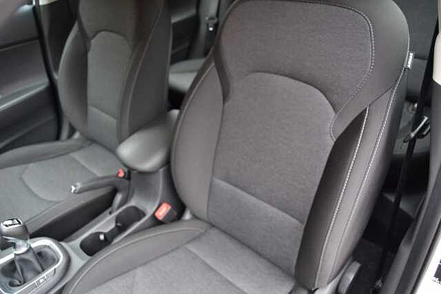 Hyundai I30 1. 0 TGDI SE CONNECT, ANOTHER 1ST CLASS EXAMPLE Polar White