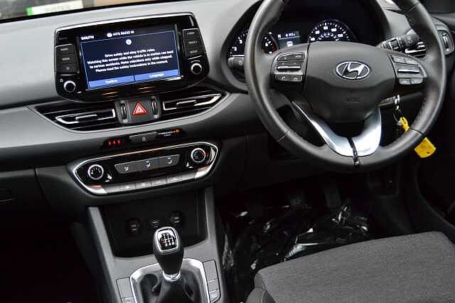 Hyundai I30 1. 0 TGDI SE CONNECT, ANOTHER 1ST CLASS EXAMPLE Polar White