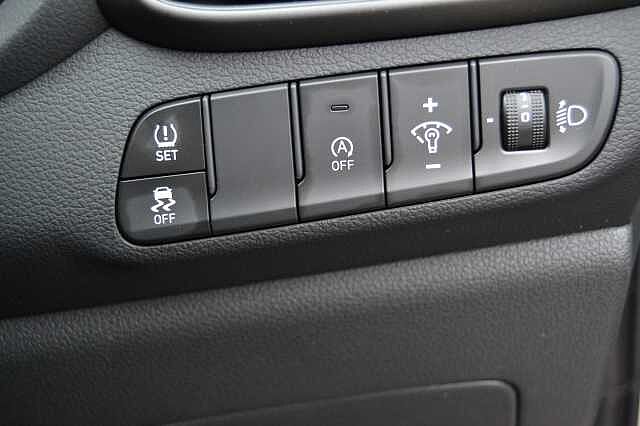 Hyundai I30 1. 0 TGDI SE CONNECT, ANOTHER 1ST CLASS EXAMPLE Polar White