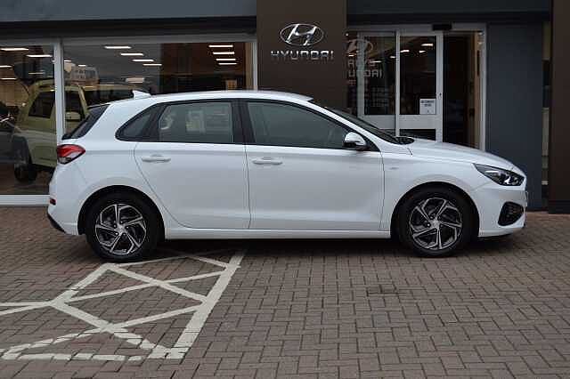 Hyundai I30 1. 0 TGDI SE CONNECT, ANOTHER 1ST CLASS EXAMPLE Polar White