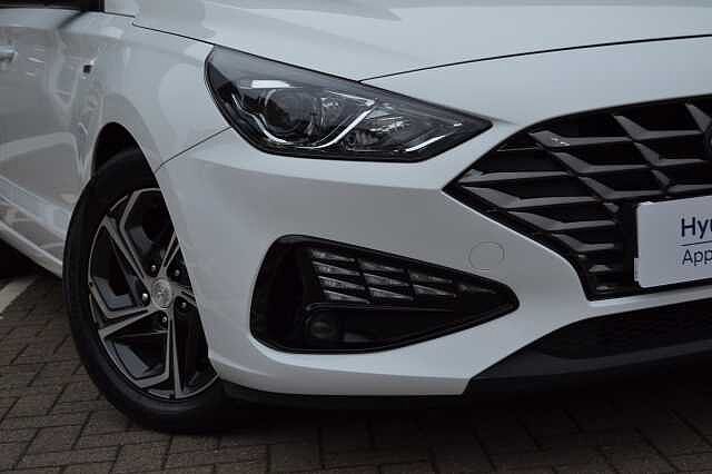 Hyundai I30 1. 0 TGDI SE CONNECT, ANOTHER 1ST CLASS EXAMPLE Polar White