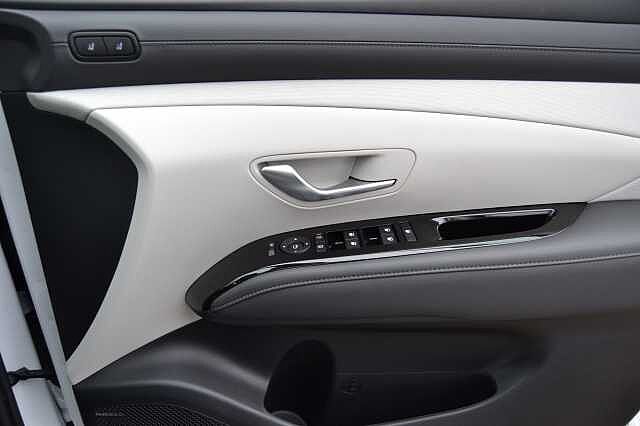 Hyundai TUCSON 1.6T SELF CHARGING HYBRID ULTIMATE AUTO, RARE EXAMPLE OF THIS RANGE TOPPER Serenity White