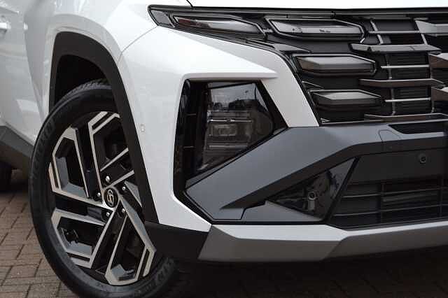 Hyundai TUCSON 1.6T SELF CHARGING HYBRID ULTIMATE AUTO, RARE EXAMPLE OF THIS RANGE TOPPER Serenity White