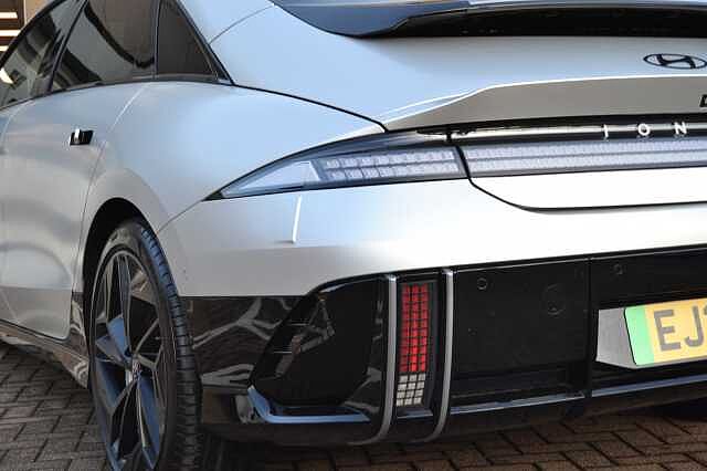 Hyundai IONIQ 6 FIRST EDITION AWD 325PS AUTO STUNNING TOP OF THE RANGE 4 DOOR COUPE, IMMACULATE Gravity Gold Matte