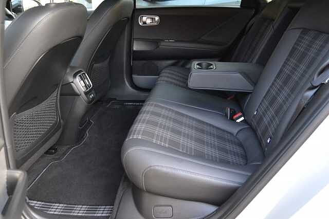 Hyundai IONIQ 6 FIRST EDITION AWD 325PS AUTO STUNNING TOP OF THE RANGE 4 DOOR COUPE, IMMACULATE Gravity Gold Matte