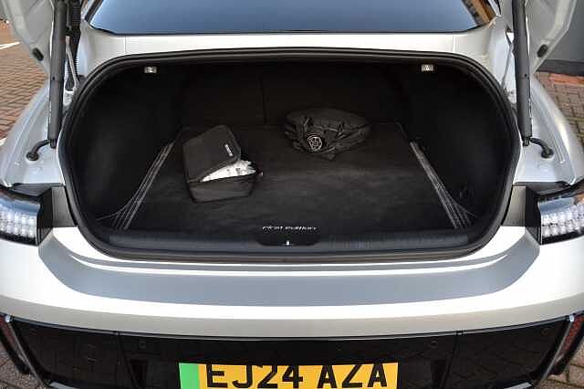 Hyundai IONIQ 6 FIRST EDITION AWD 325PS AUTO STUNNING TOP OF THE RANGE 4 DOOR COUPE, IMMACULATE Gravity Gold Matte