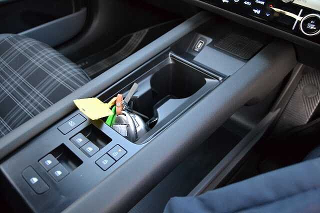 Hyundai IONIQ 6 FIRST EDITION AWD 325PS AUTO STUNNING TOP OF THE RANGE 4 DOOR COUPE, IMMACULATE Gravity Gold Matte