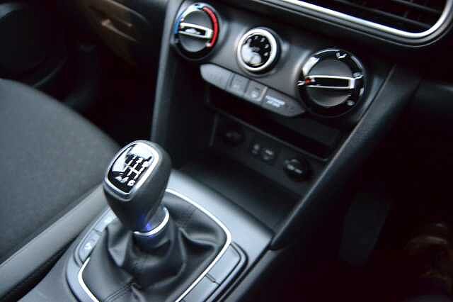 Hyundai KONA 1.0 TGDI SE SUPERB FULL SERVICE HISTORY & ONLY 22070 MILES