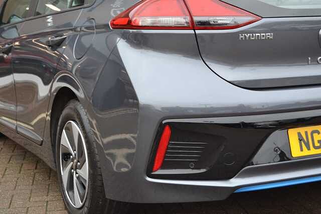 Hyundai IONIQ 1.6 GDI SE SELF CHARGING HYBRID AUTO