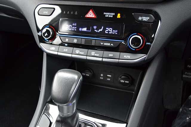 Hyundai IONIQ 1.6 GDI SE SELF CHARGING HYBRID AUTO