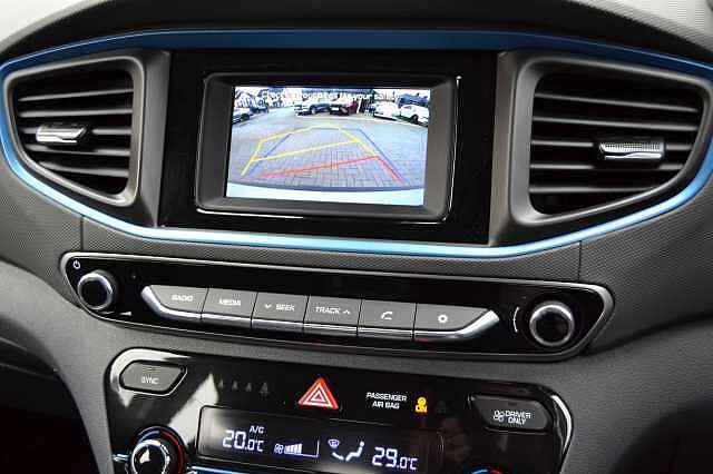 Hyundai IONIQ 1.6 GDI SE SELF CHARGING HYBRID AUTO