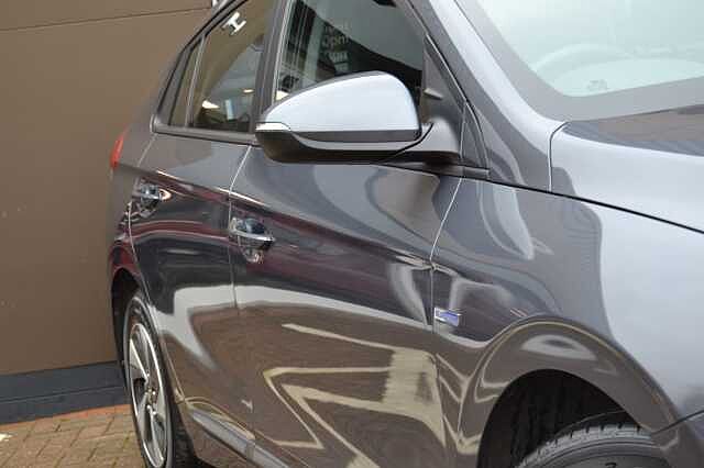 Hyundai IONIQ 1.6 GDI SE SELF CHARGING HYBRID AUTO