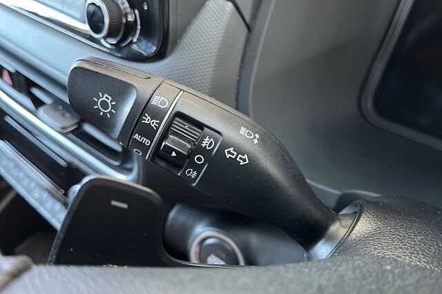 Hyundai KONA 1.6 h-GDi Premium DCT Euro 6 (s/s) 5dr Blue