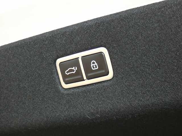 Hyundai IONIQ 6 77.4kWh Ultimate Auto 4dr White