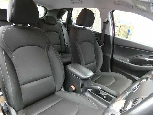 Hyundai i30 1.4 T-GDi Blue Drive SE Nav Euro 6 (s/s) 5dr