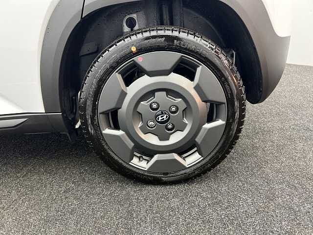 Hyundai INSTER 49kWh Cross ATLAS WHITE