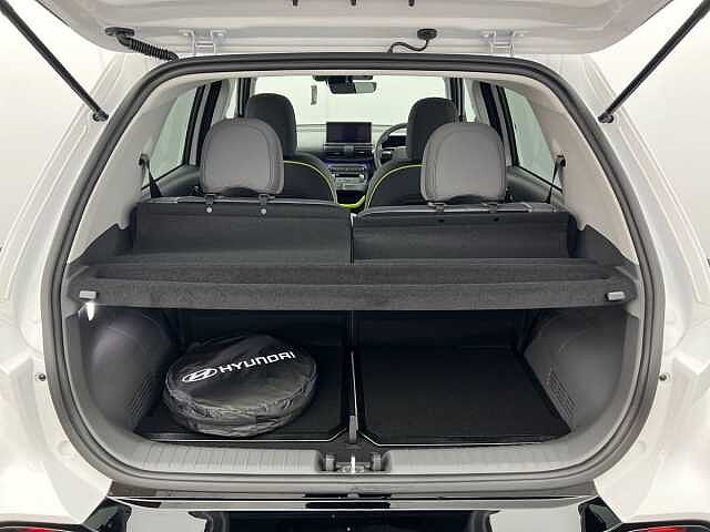 Hyundai INSTER 49kWh Cross ATLAS WHITE