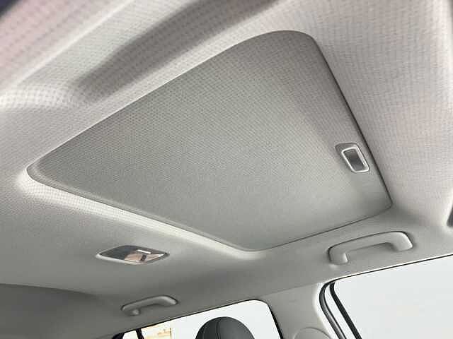 Hyundai INSTER 49kWh Cross ATLAS WHITE