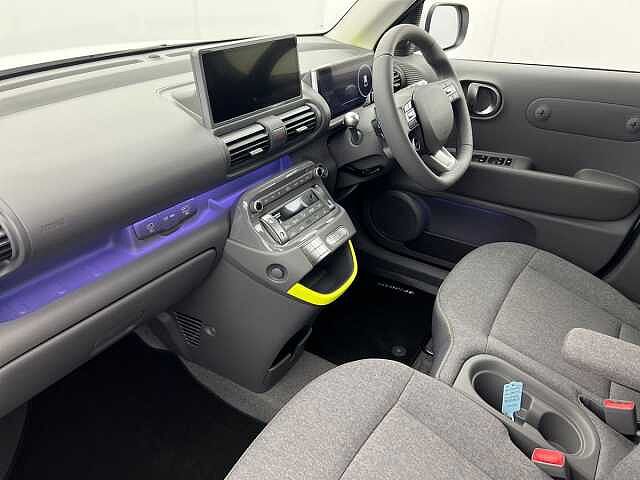 Hyundai INSTER 49kWh Cross ATLAS WHITE