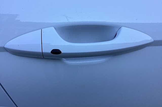 Hyundai KONA HATCHBACK 1.6T 138 N Line S 5dr DCT White