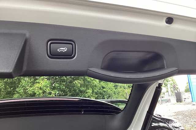 Hyundai TUCSON 1.6T 48V MHD Premium 5dr DCT White
