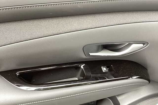 Hyundai TUCSON 1.6T 48V MHD Premium 5dr DCT White