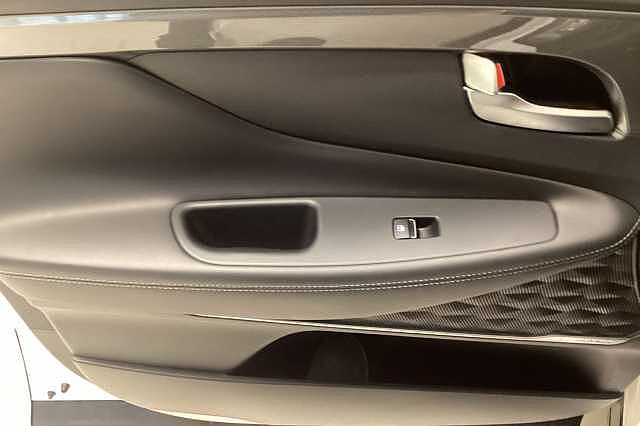 Hyundai SANTA FE 1.6 TGDi Plug-in Hybrid Premium 5dr 4WD Auto