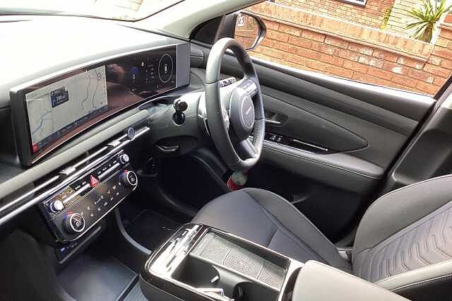 Hyundai TUCSON ESTATE 1.6T Plug-in Hybrid Premium 5dr Auto Black