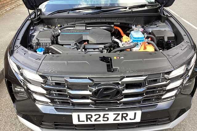 Hyundai TUCSON ESTATE 1.6T Plug-in Hybrid Premium 5dr Auto Black